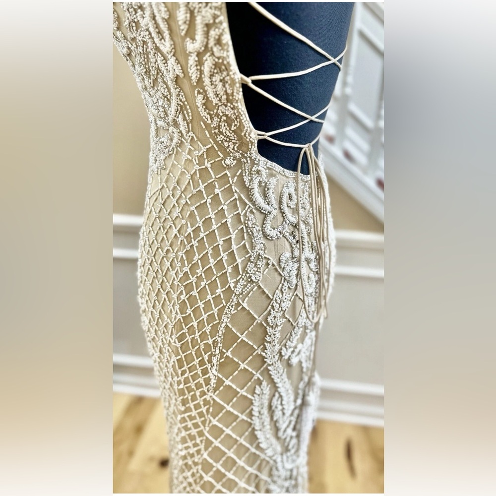 Elegant Sherri Hill Beige Cream Embellished Engagement Formal Prom Dress Size 4 - Picture 11 of 16